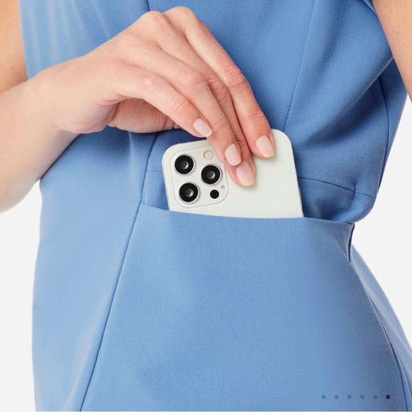 FIGS Inala Slim Scrub Top - Picture 3 of 8